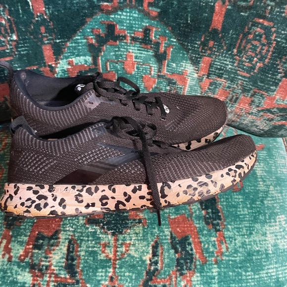 Brooks Revel 5 Animal Print & black Running Shoes Women’s Size 10 - Picture 2 of 8